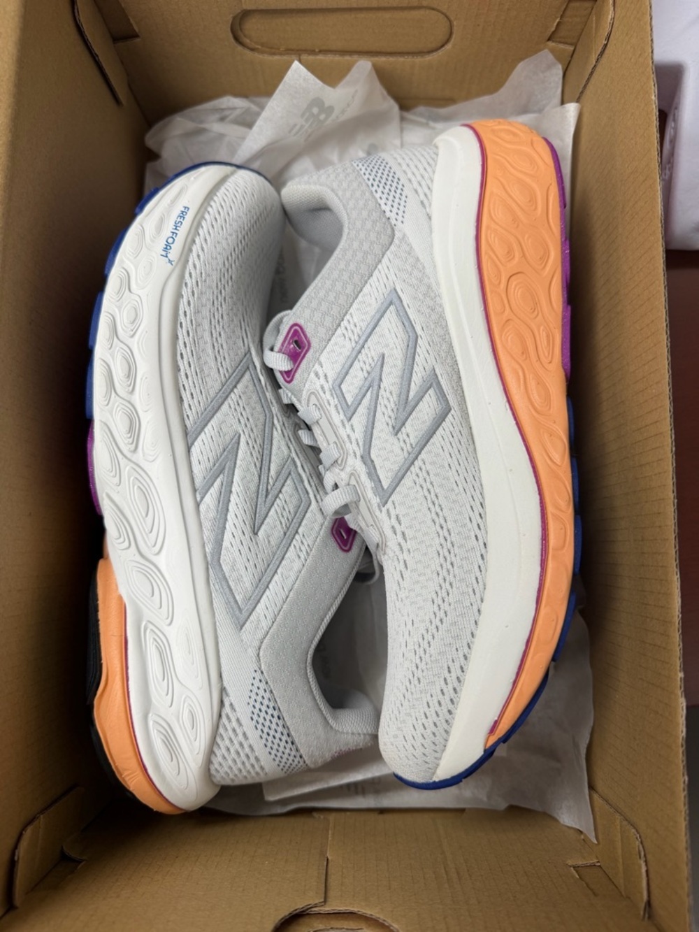 Women's New Balance 860v14 - Picture 2 of 5